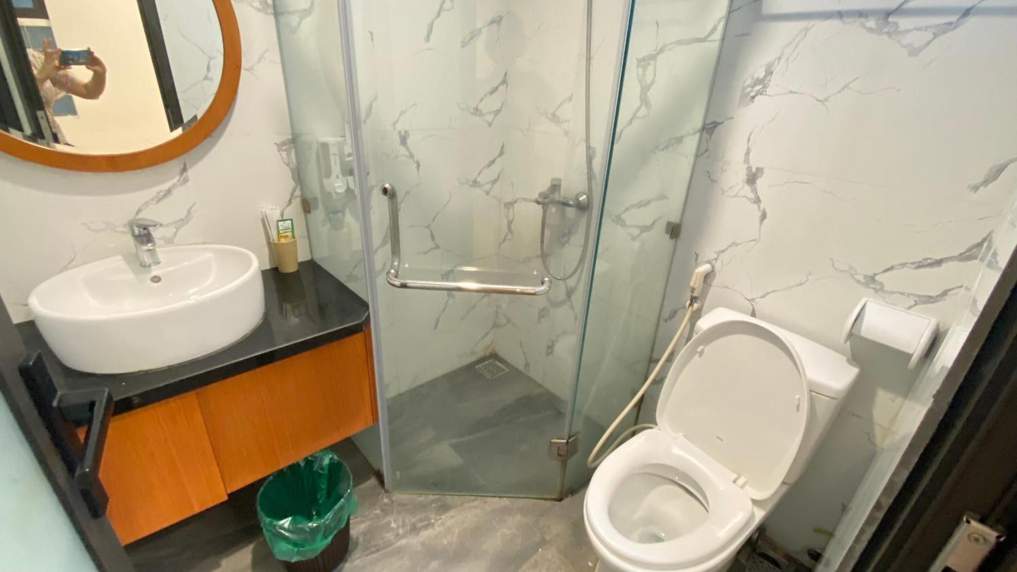 Era Cozy Apartment Hanoi Bagian luar foto