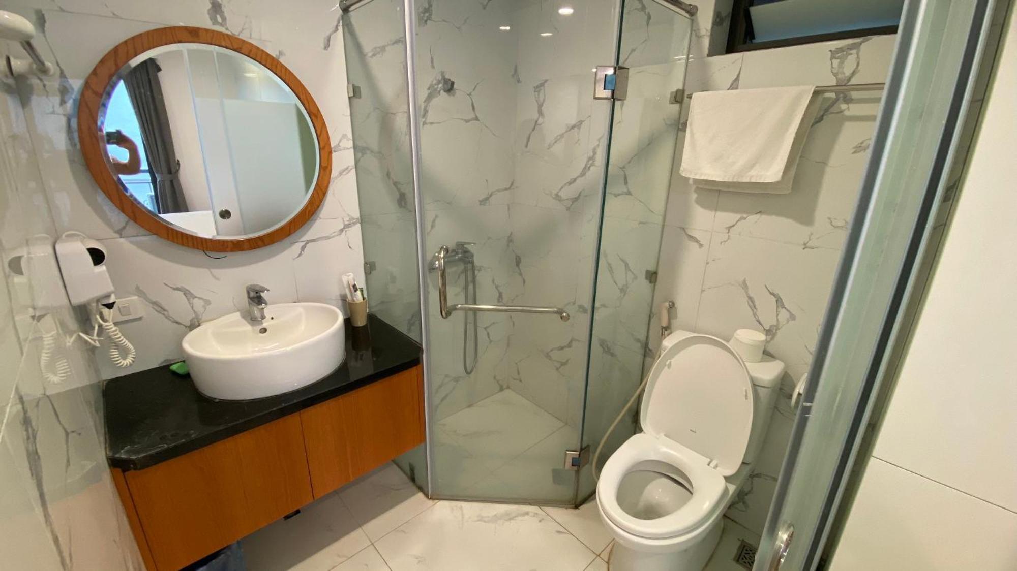 Era Cozy Apartment Hanoi Bagian luar foto